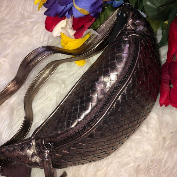 🌺HP🌺RaRE Gorgeous NWT belt bag🌺 - Picture 10 of 10